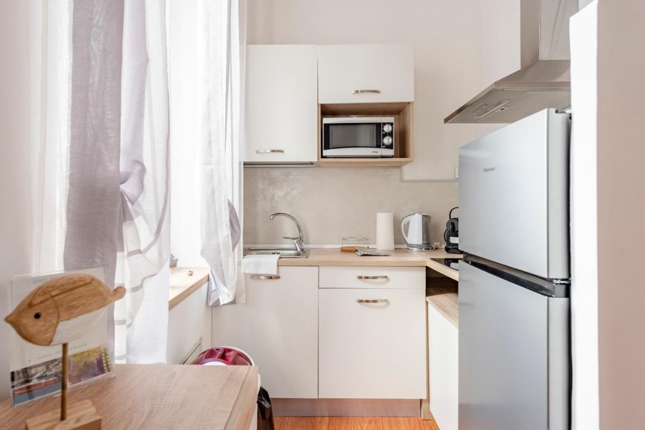 Mazzini 12 Very Central Apartment With Private Garage, Air Conditioning, Wifi, Just 50 Meters From The Beach Rapallo Eksteriør bilde