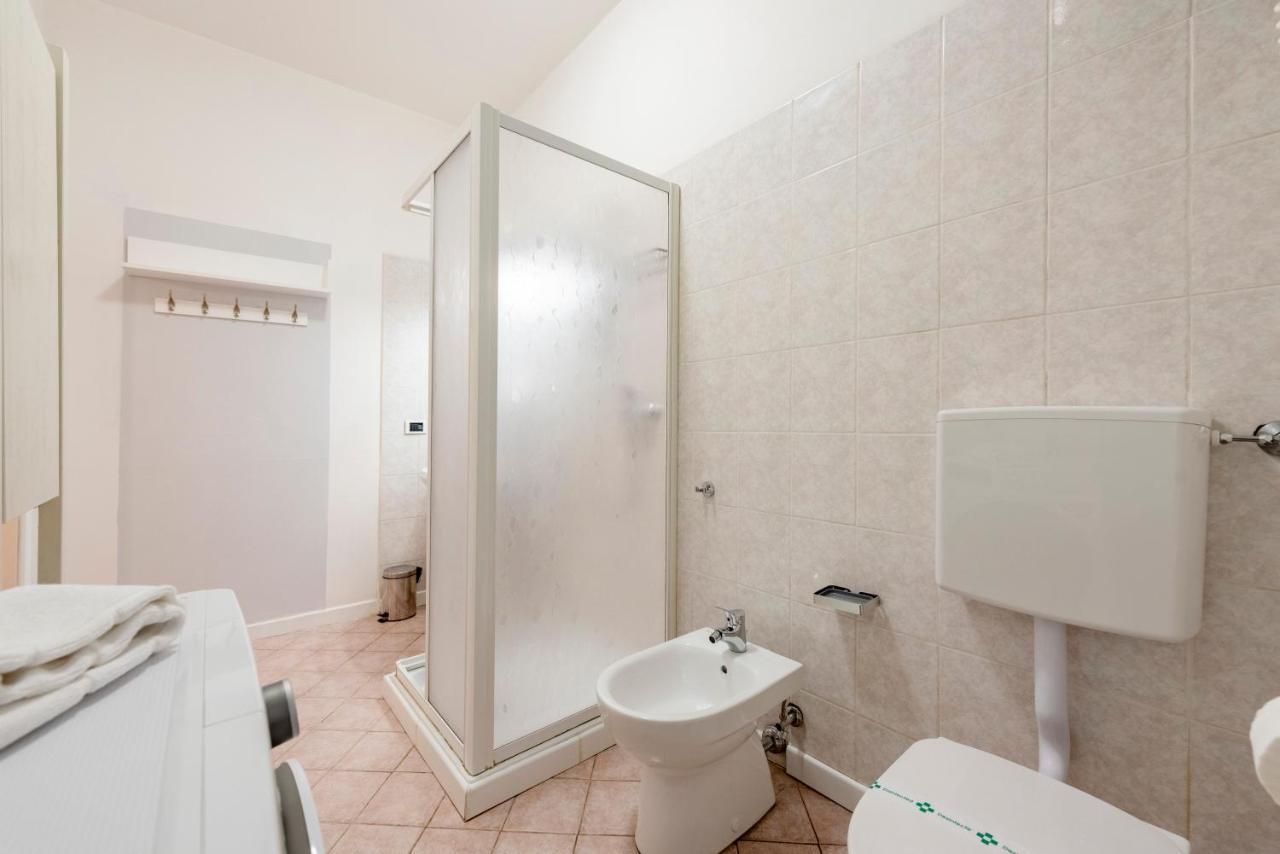 Mazzini 12 Very Central Apartment With Private Garage, Air Conditioning, Wifi, Just 50 Meters From The Beach Rapallo Eksteriør bilde