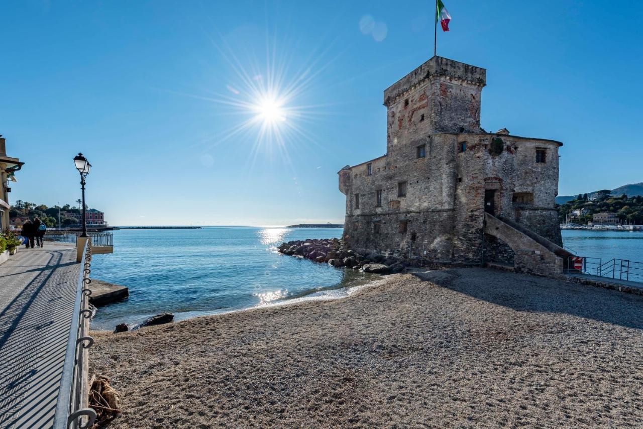 Mazzini 12 Very Central Apartment With Private Garage, Air Conditioning, Wifi, Just 50 Meters From The Beach Rapallo Eksteriør bilde