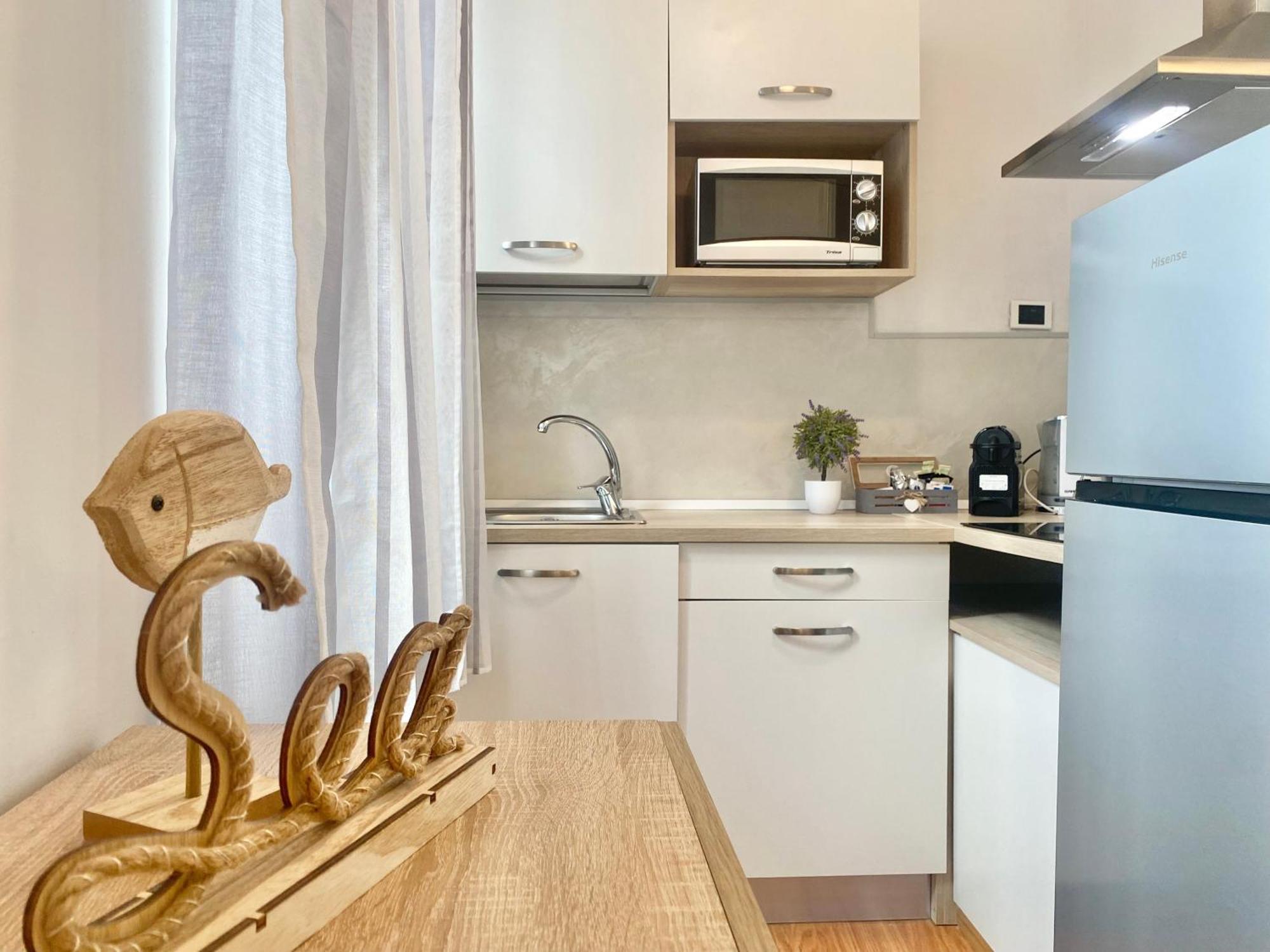 Mazzini 12 Very Central Apartment With Private Garage, Air Conditioning, Wifi, Just 50 Meters From The Beach Rapallo Eksteriør bilde