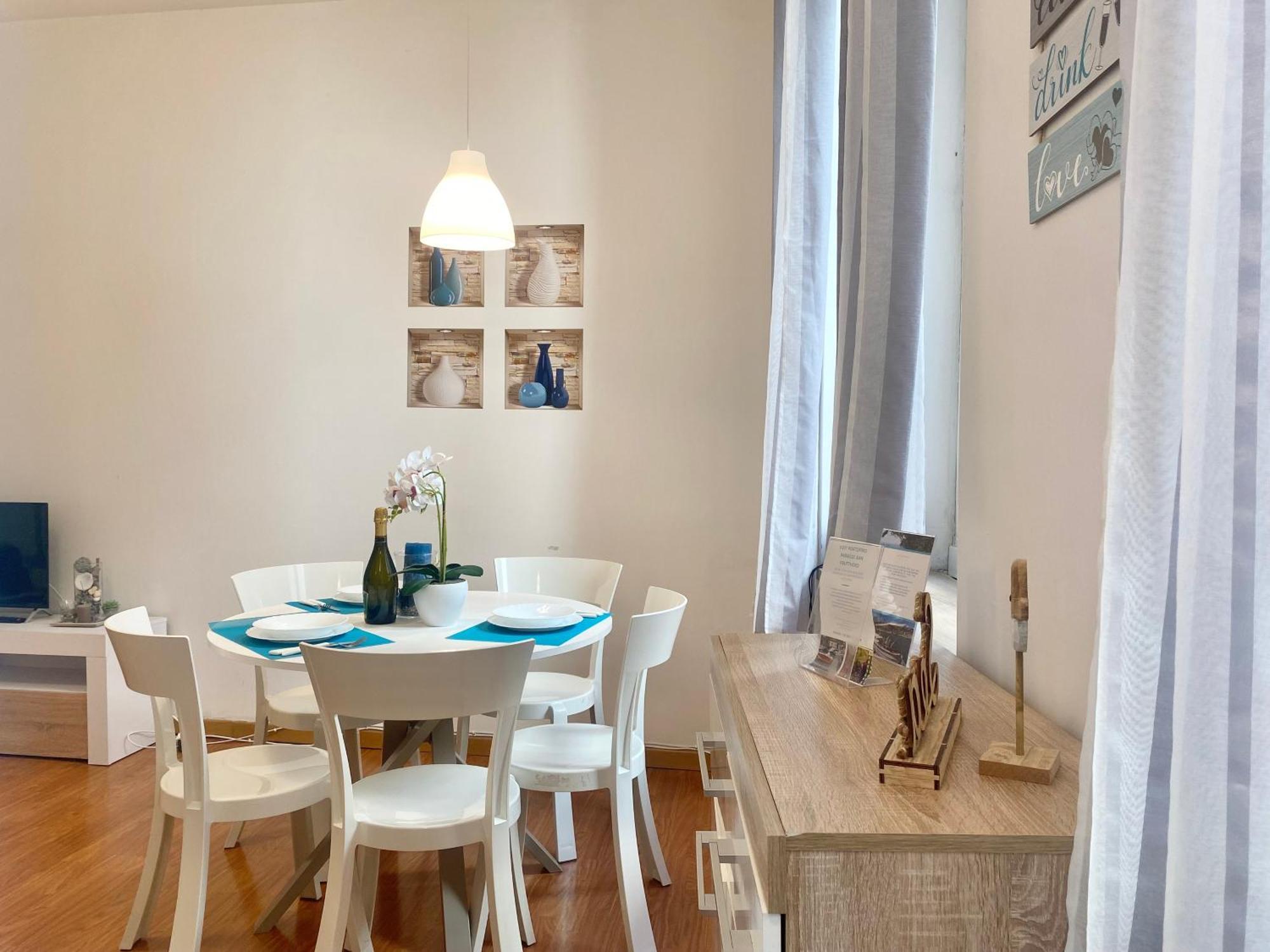 Mazzini 12 Very Central Apartment With Private Garage, Air Conditioning, Wifi, Just 50 Meters From The Beach Rapallo Eksteriør bilde
