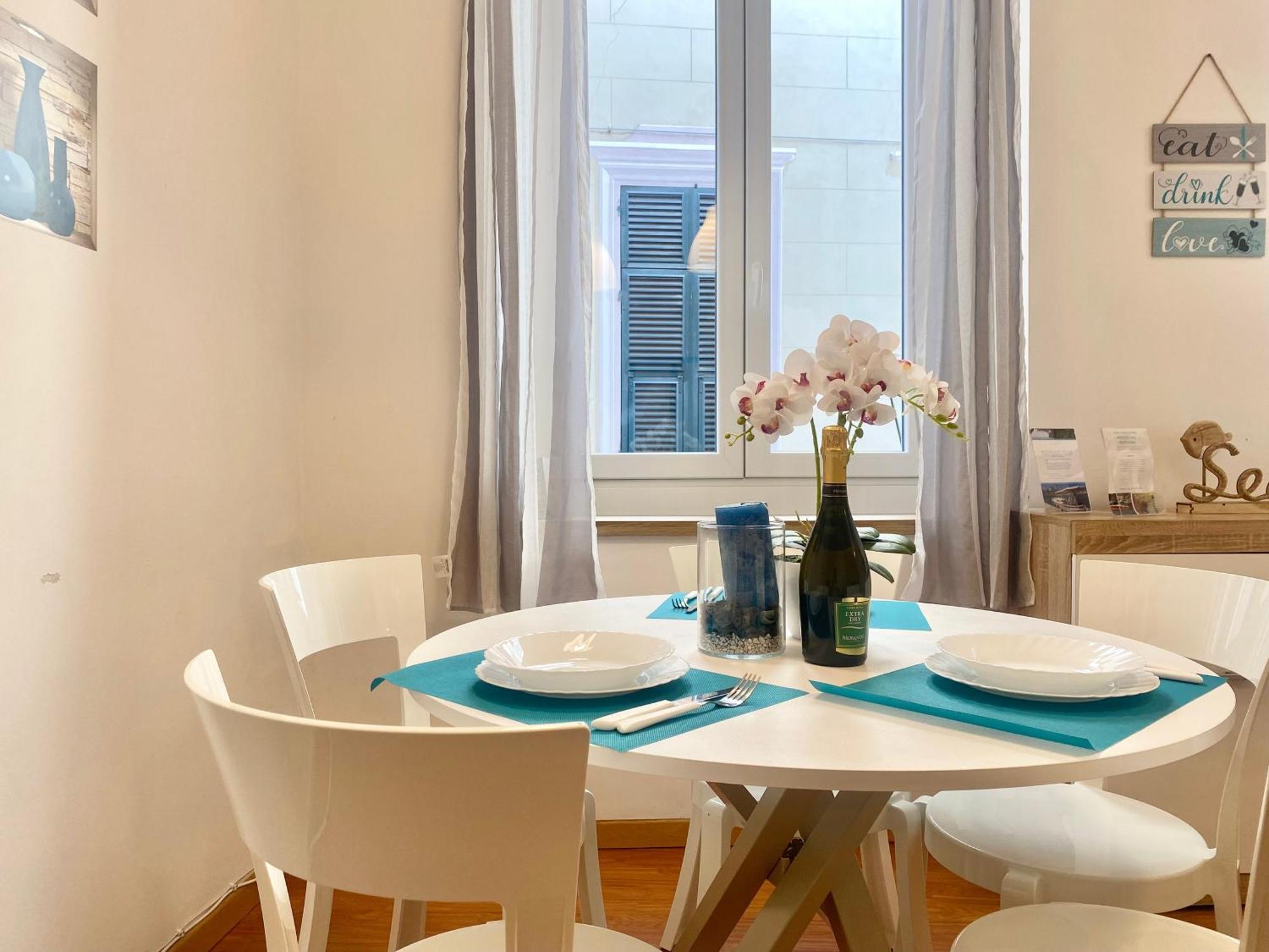 Mazzini 12 Very Central Apartment With Private Garage, Air Conditioning, Wifi, Just 50 Meters From The Beach Rapallo Eksteriør bilde