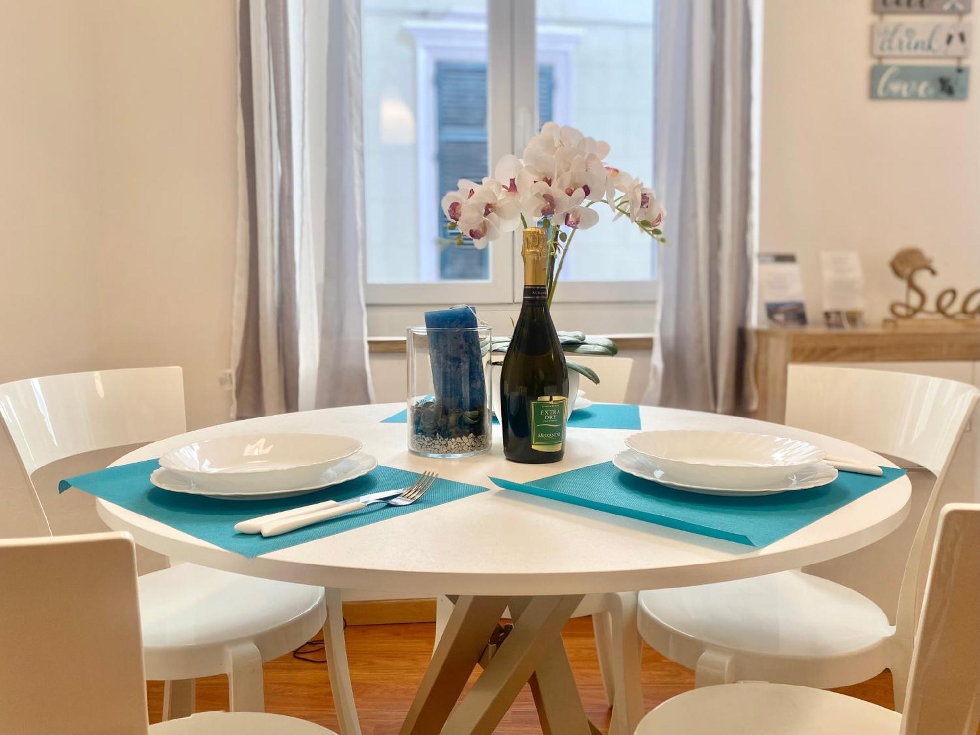 Mazzini 12 Very Central Apartment With Private Garage, Air Conditioning, Wifi, Just 50 Meters From The Beach Rapallo Eksteriør bilde