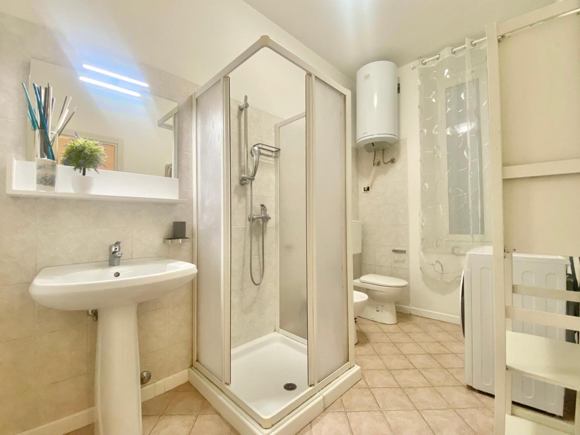 Mazzini 12 Very Central Apartment With Private Garage, Air Conditioning, Wifi, Just 50 Meters From The Beach Rapallo Eksteriør bilde